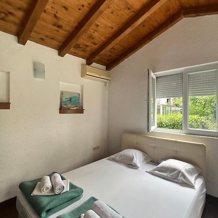 Ksenia Guesthouse Apartments And Studios Будва Екстериор снимка