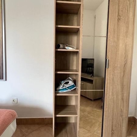 Ksenia Guesthouse Apartments And Studios Будва Екстериор снимка