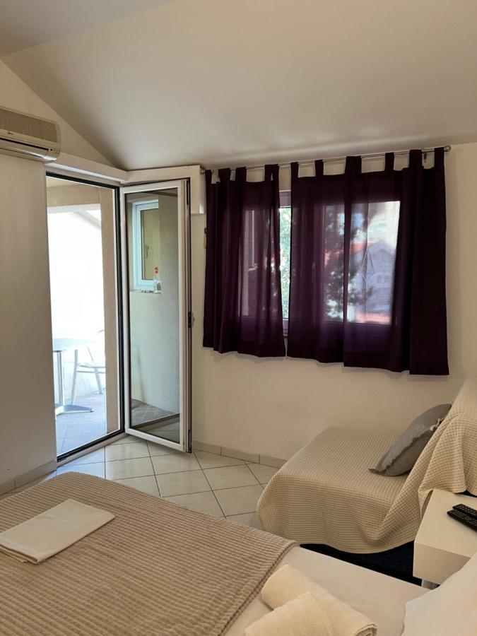 Ksenia Guesthouse Apartments And Studios Будва Екстериор снимка