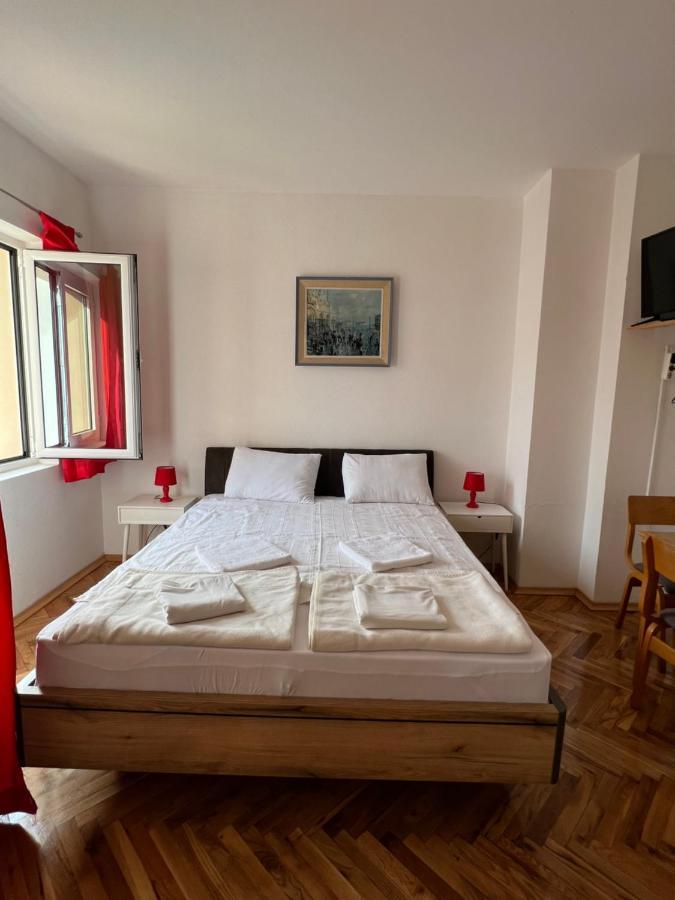 Ksenia Guesthouse Apartments And Studios Будва Екстериор снимка