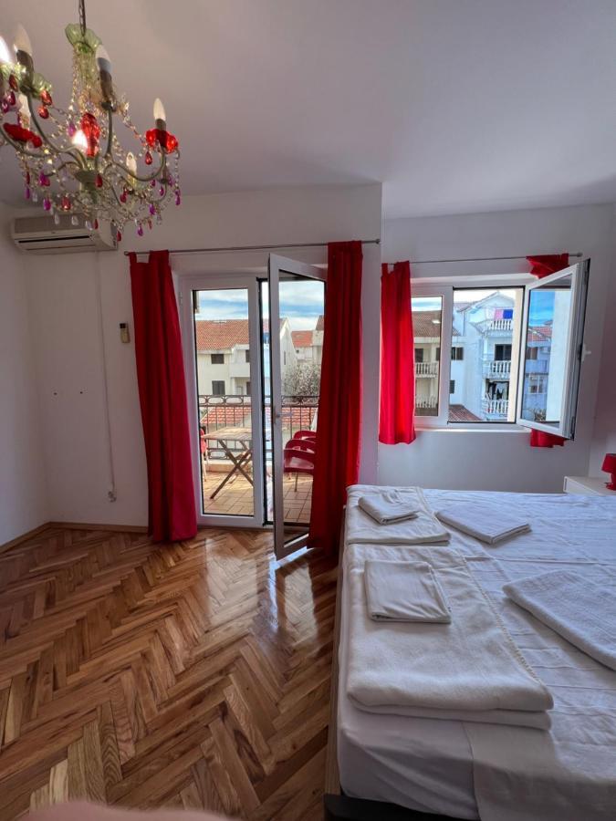 Ksenia Guesthouse Apartments And Studios Будва Екстериор снимка