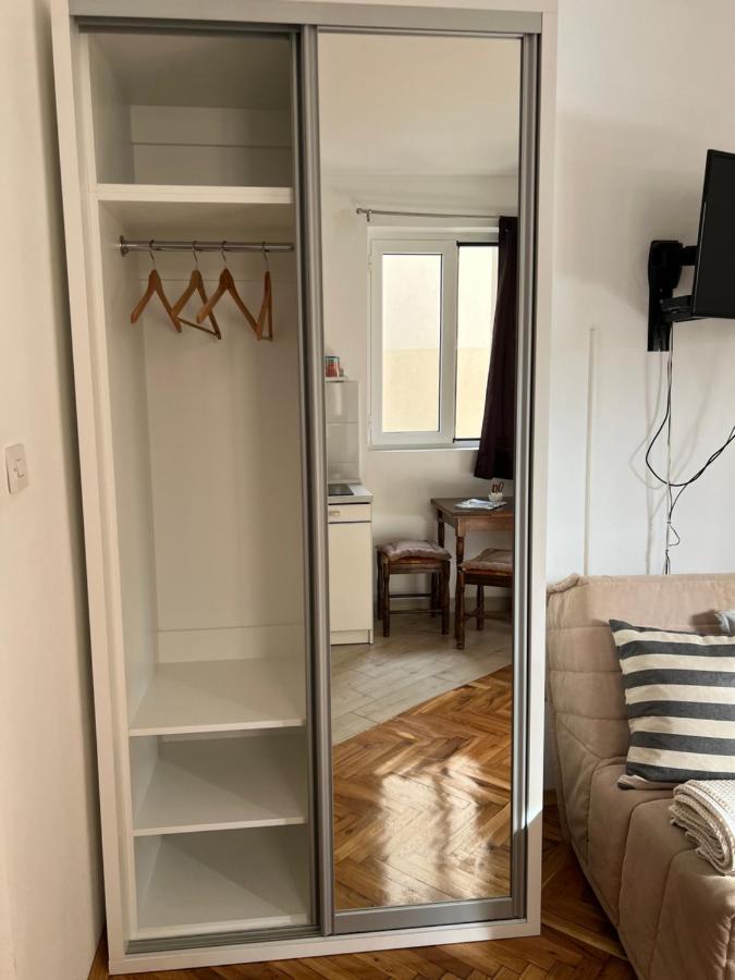 Ksenia Guesthouse Apartments And Studios Будва Екстериор снимка