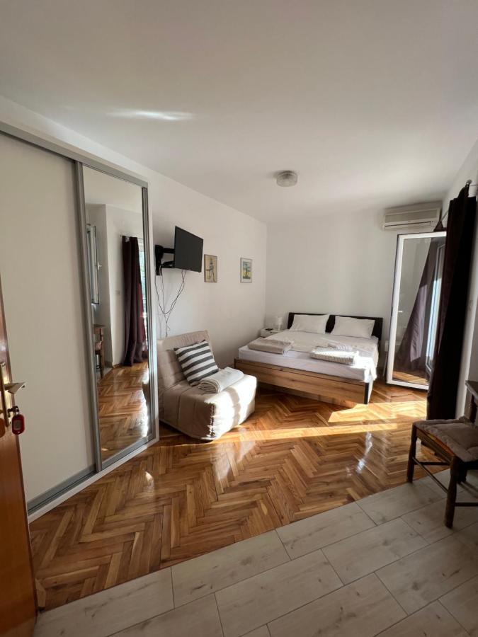 Ksenia Guesthouse Apartments And Studios Будва Екстериор снимка
