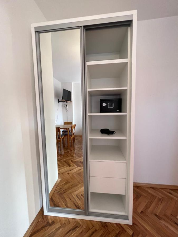 Ksenia Guesthouse Apartments And Studios Будва Екстериор снимка