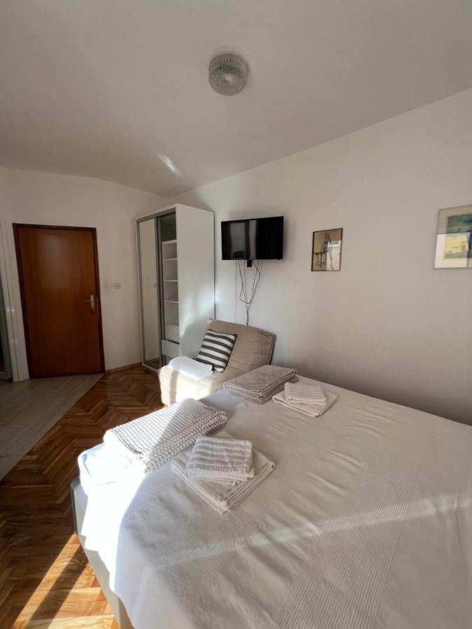 Ksenia Guesthouse Apartments And Studios Будва Екстериор снимка