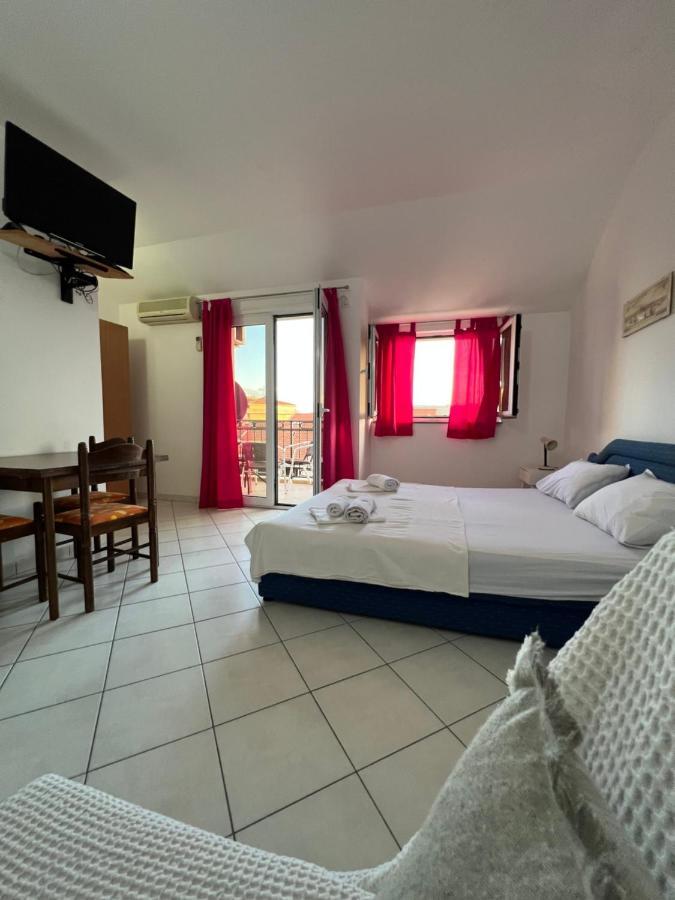 Ksenia Guesthouse Apartments And Studios Будва Екстериор снимка