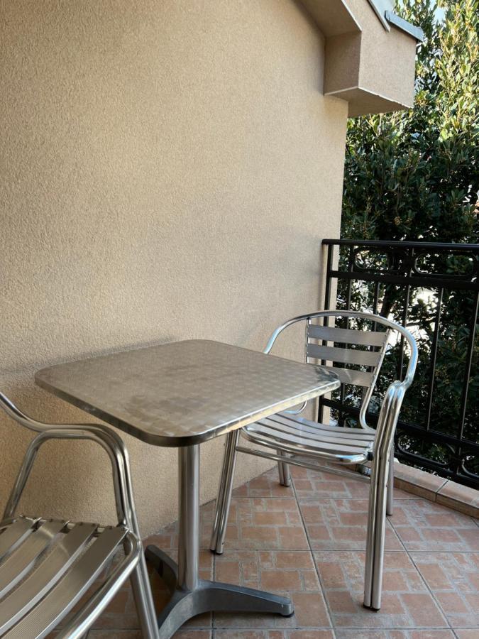 Ksenia Guesthouse Apartments And Studios Будва Екстериор снимка