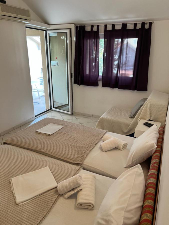 Ksenia Guesthouse Apartments And Studios Будва Екстериор снимка