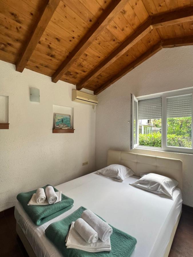 Ksenia Guesthouse Apartments And Studios Будва Екстериор снимка