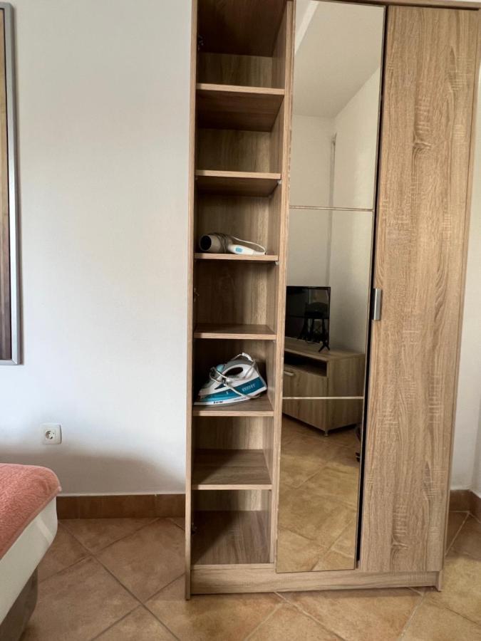 Ksenia Guesthouse Apartments And Studios Будва Екстериор снимка
