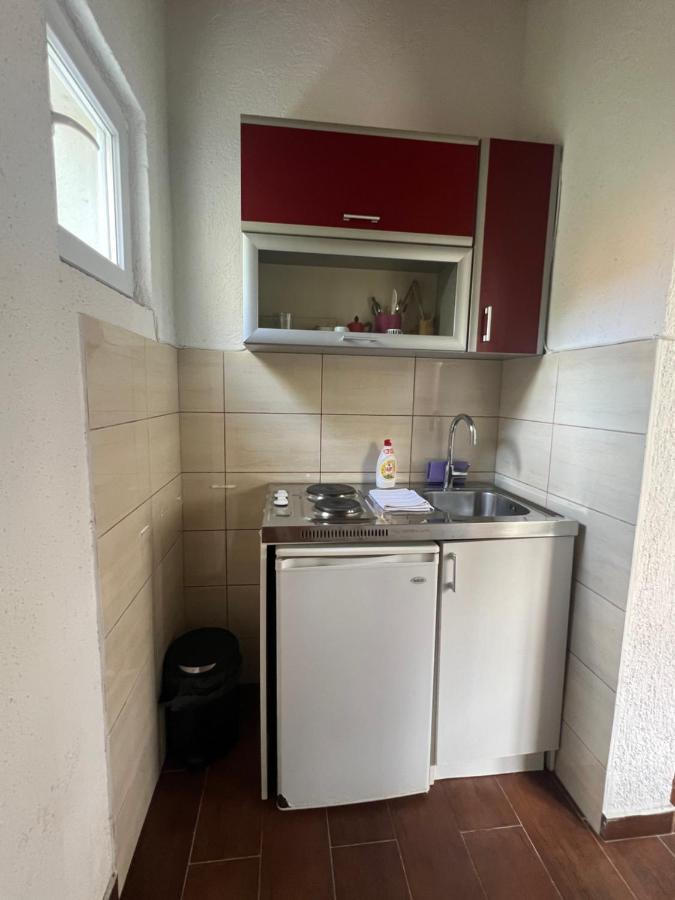 Ksenia Guesthouse Apartments And Studios Будва Екстериор снимка